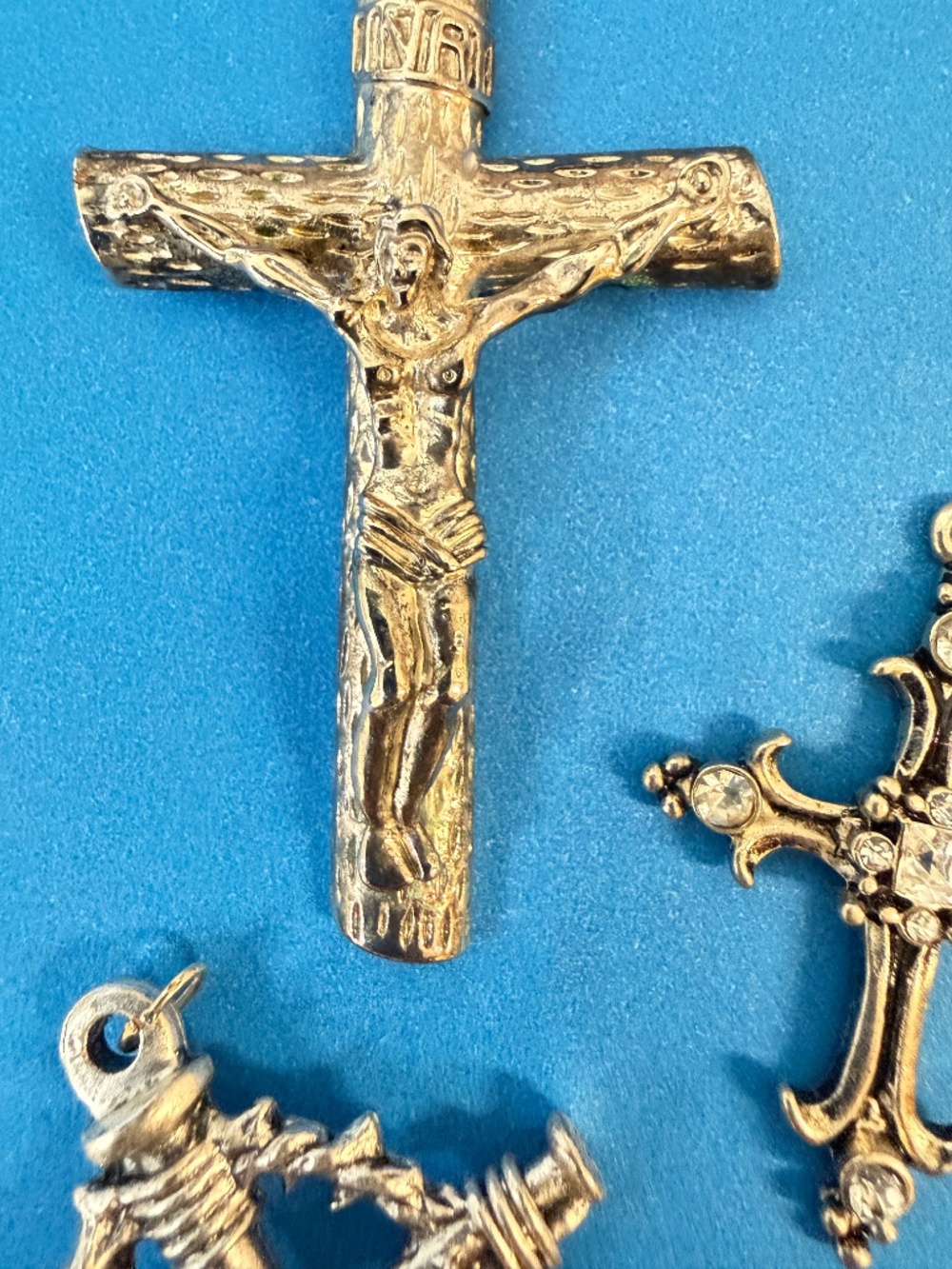 Bundle of 5 Crosses - Picture 4 of 13